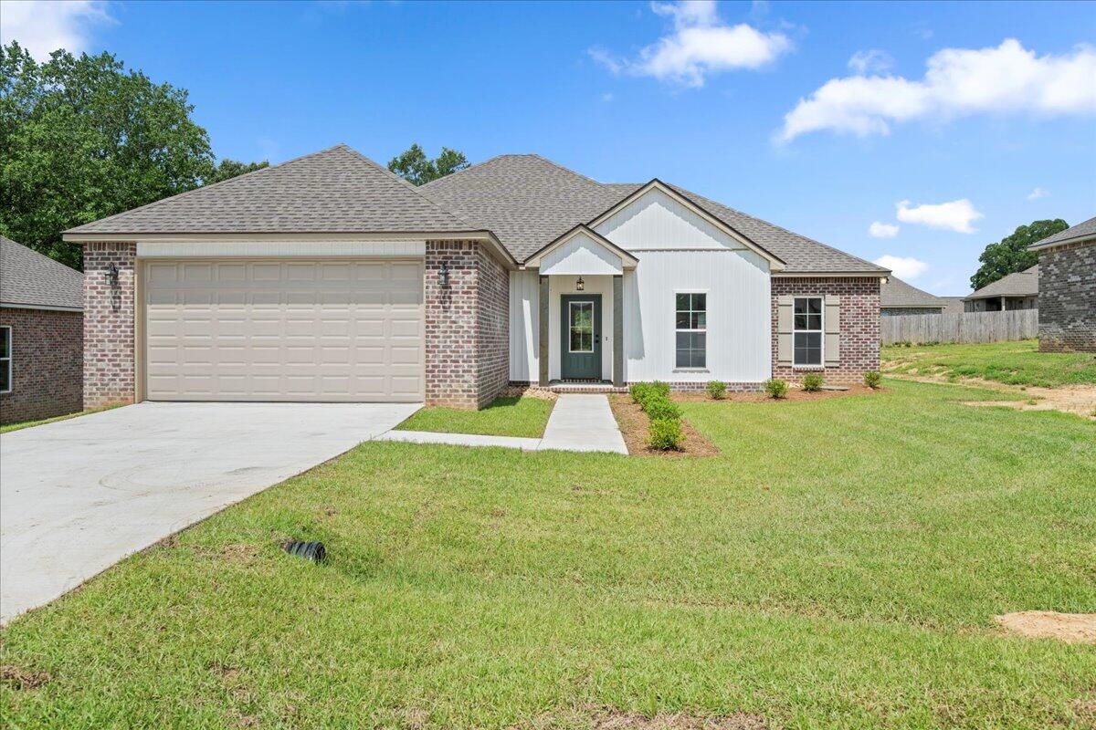 Property Photo: 14 Golden Oak MS 39402