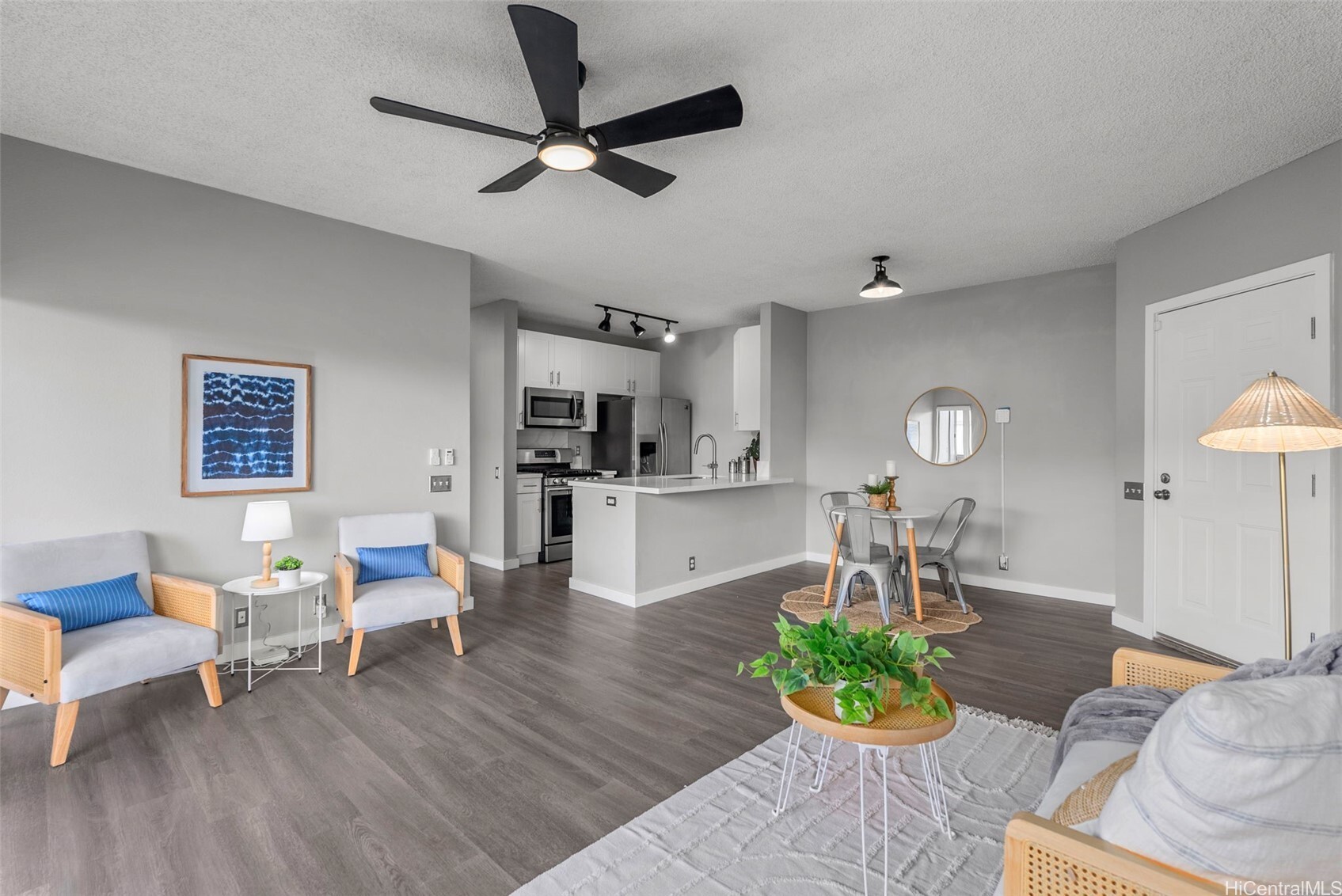 Property Photo: 91-293 Hanapouli Circle 3I HI 96706