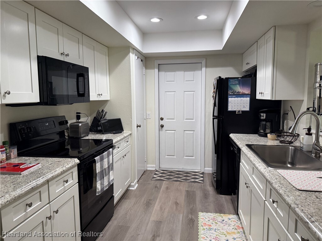 Property Photo:  301 Jupiter Avenue NW  FL 33852 