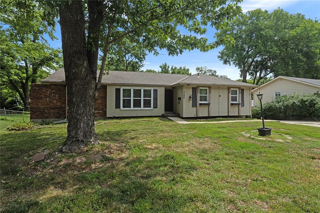 Property Photo: 736 N Van Mar Street KS 66061