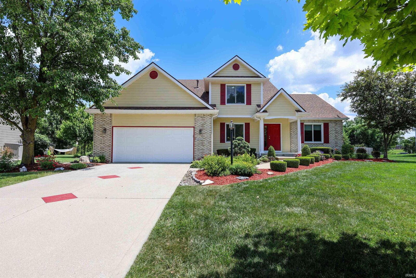 Property Photo:  1025 River Oak Run  IN 46804 
