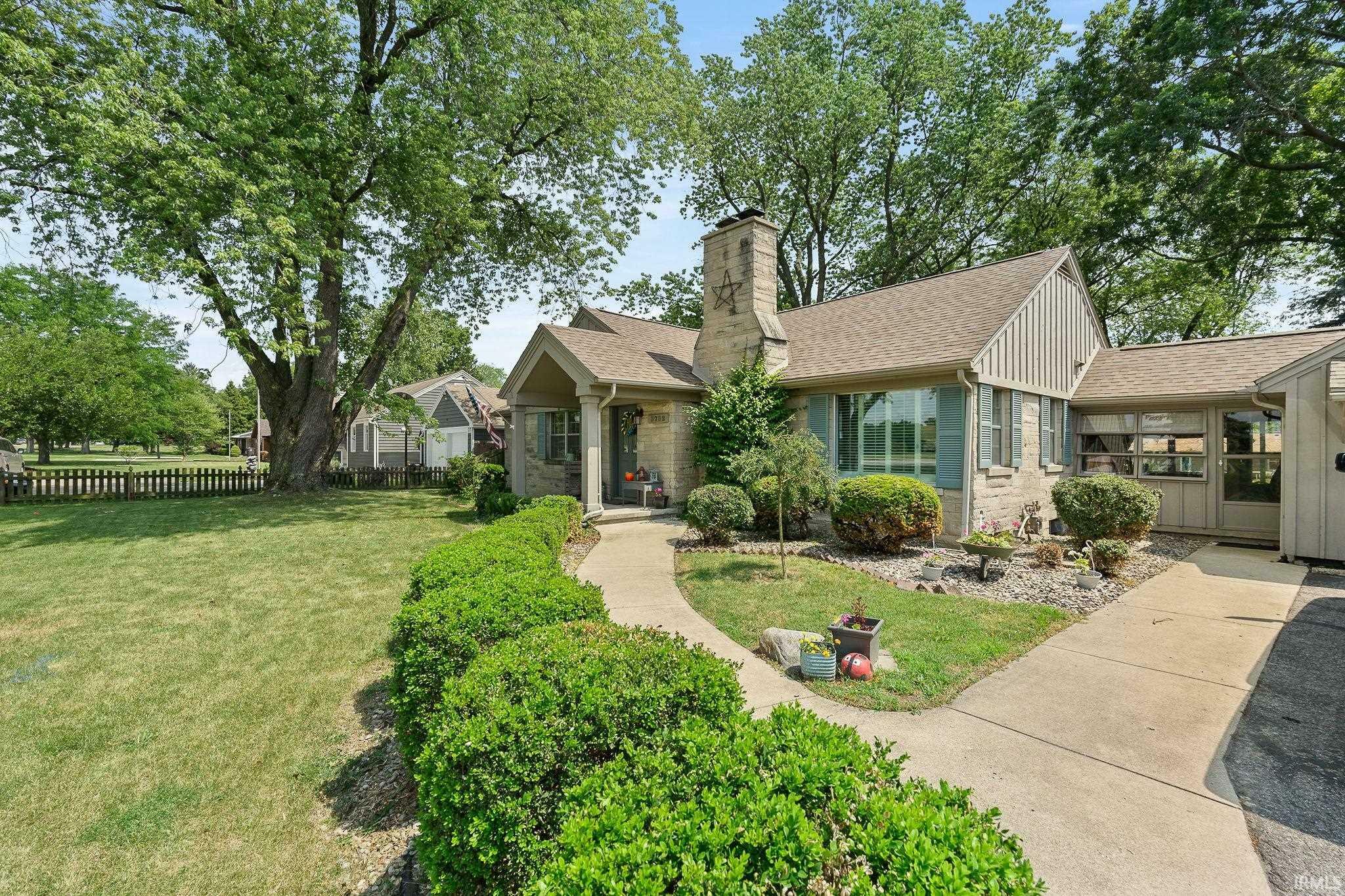 Property Photo: 3732 Stellhorn Road IN 46815-4633