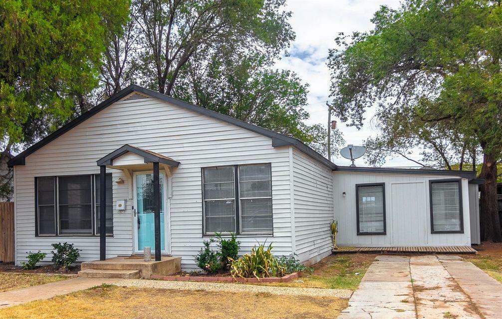 Property Photo: 4818 36th Street TX 79414