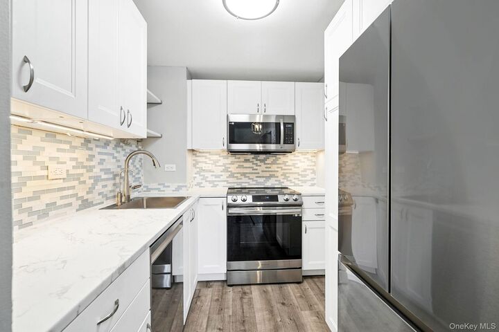 55 McKinley Avenue D3-14  White Plains NY 10606 photo