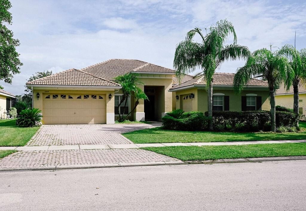 Property Photo:  3504 Shorewood Drive  FL 34746 