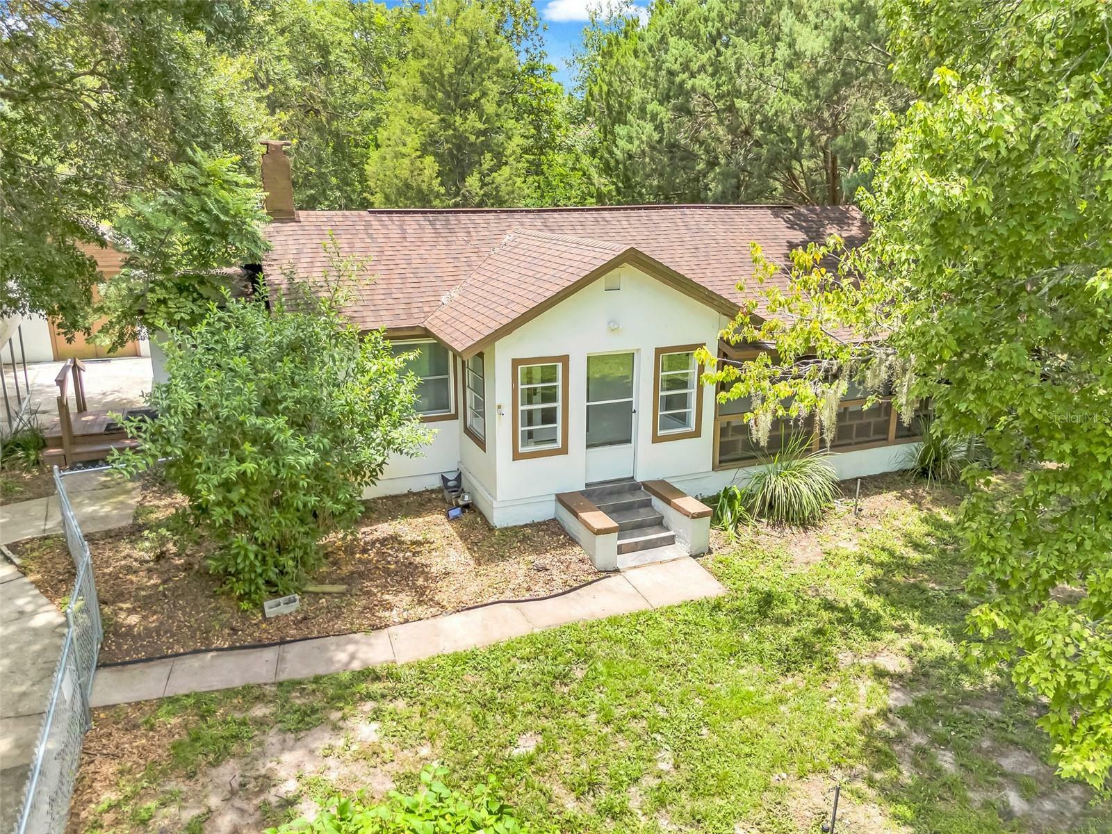 Property Photo: 9404 Lakeshore Drive FL 34711