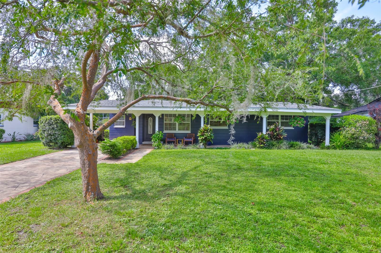 Property Photo: 1708 Pond Lake Drive FL 33612