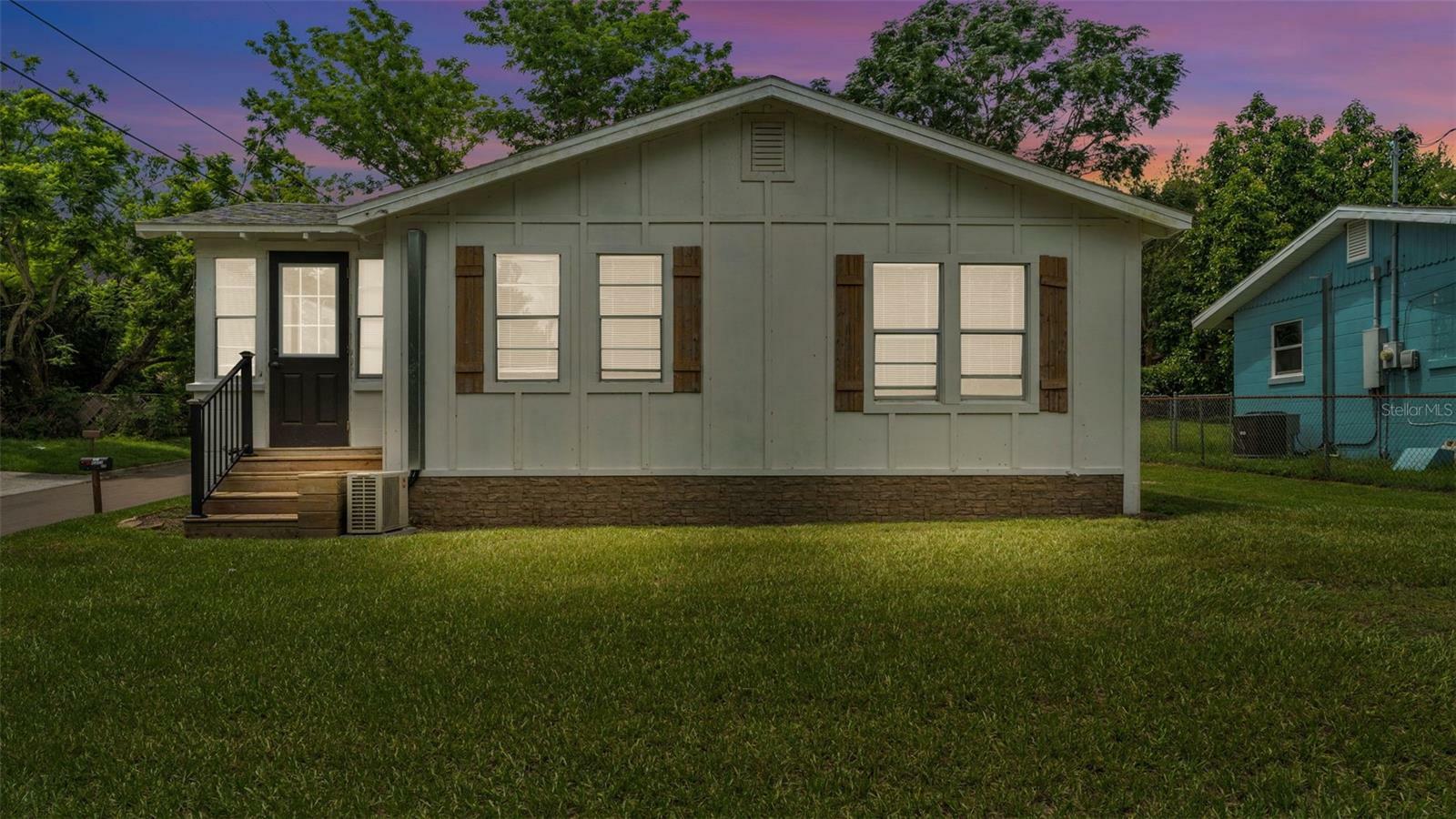 301 Weaver Avenue  Lake Wales FL 33853 photo