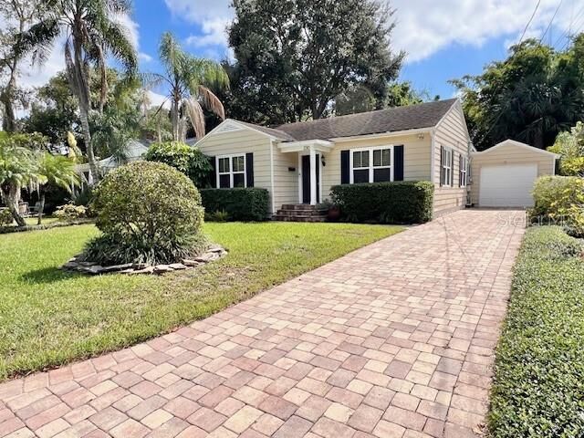 Property Photo:  230 E Esther Street  FL 32806 