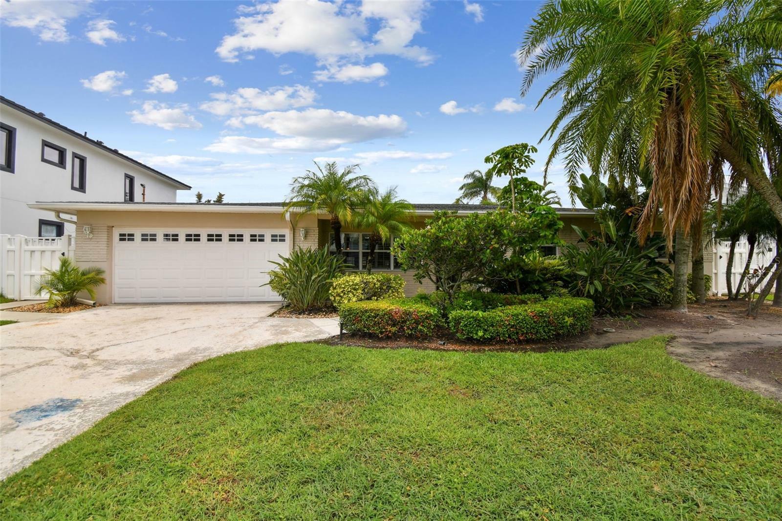 Property Photo: 3921 E Eden Roc Circle FL 33634