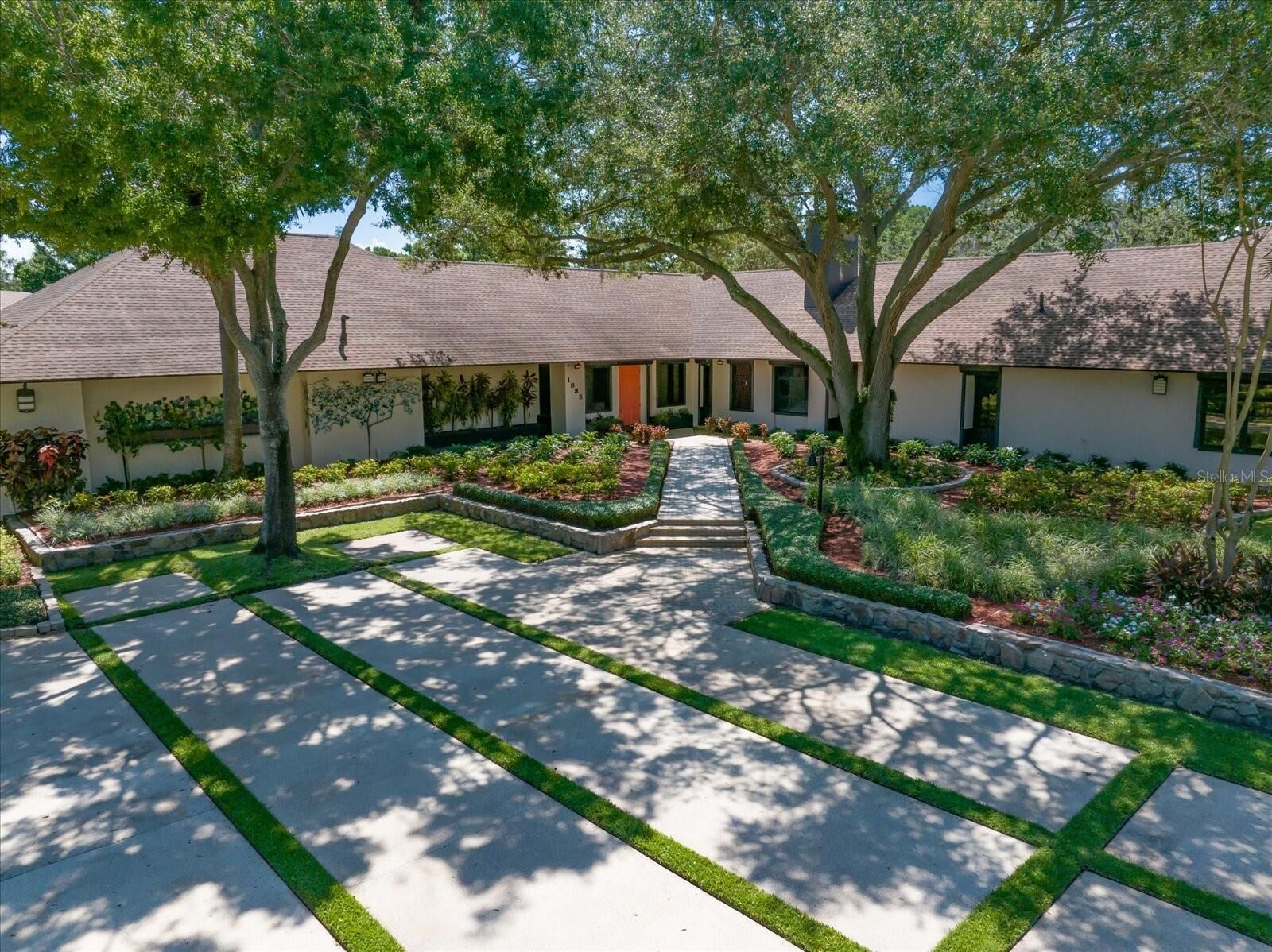 Property Photo: 1835 Alicia Way FL 33764