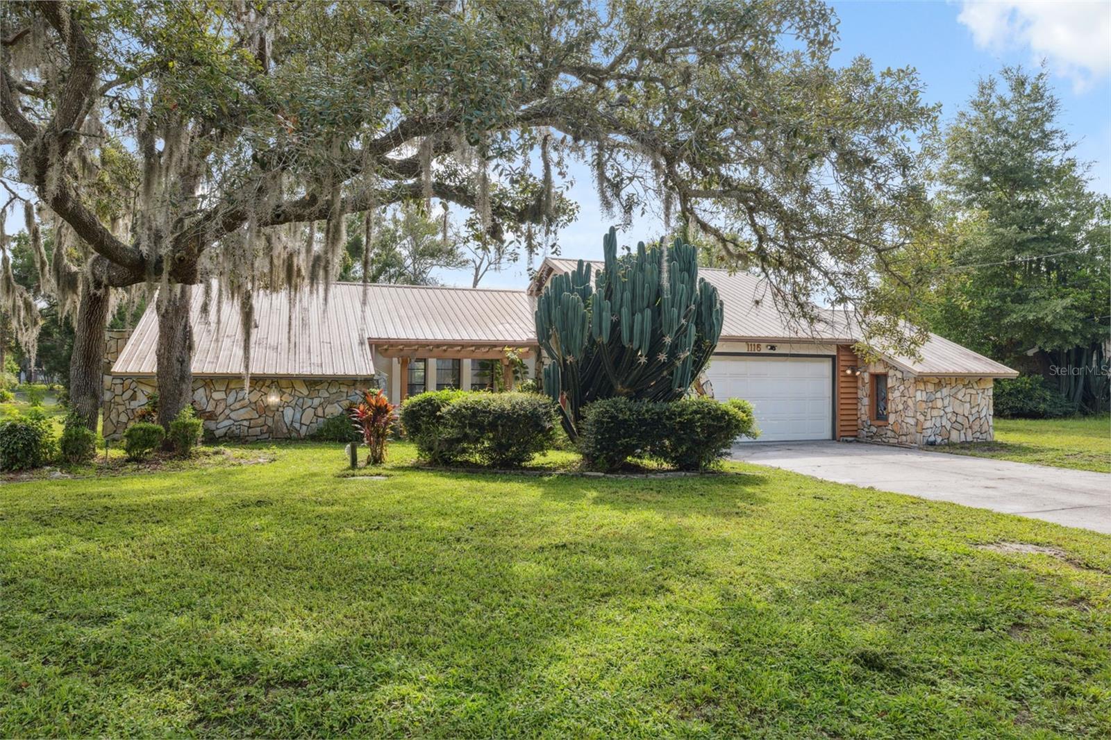 Property Photo: 1116 Dagmar Avenue FL 34606