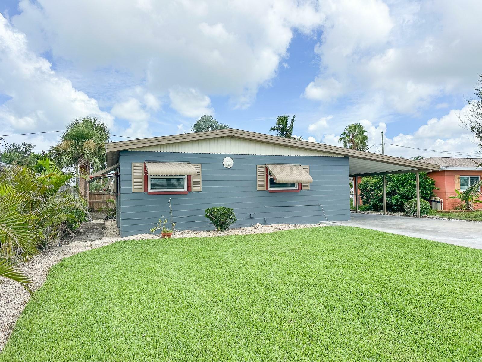 Property Photo:  1431 Island Drive S  FL 33707 