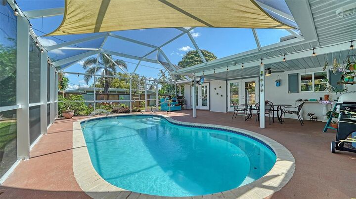 Property Photo: 5524 Antilles Drive FL 34231