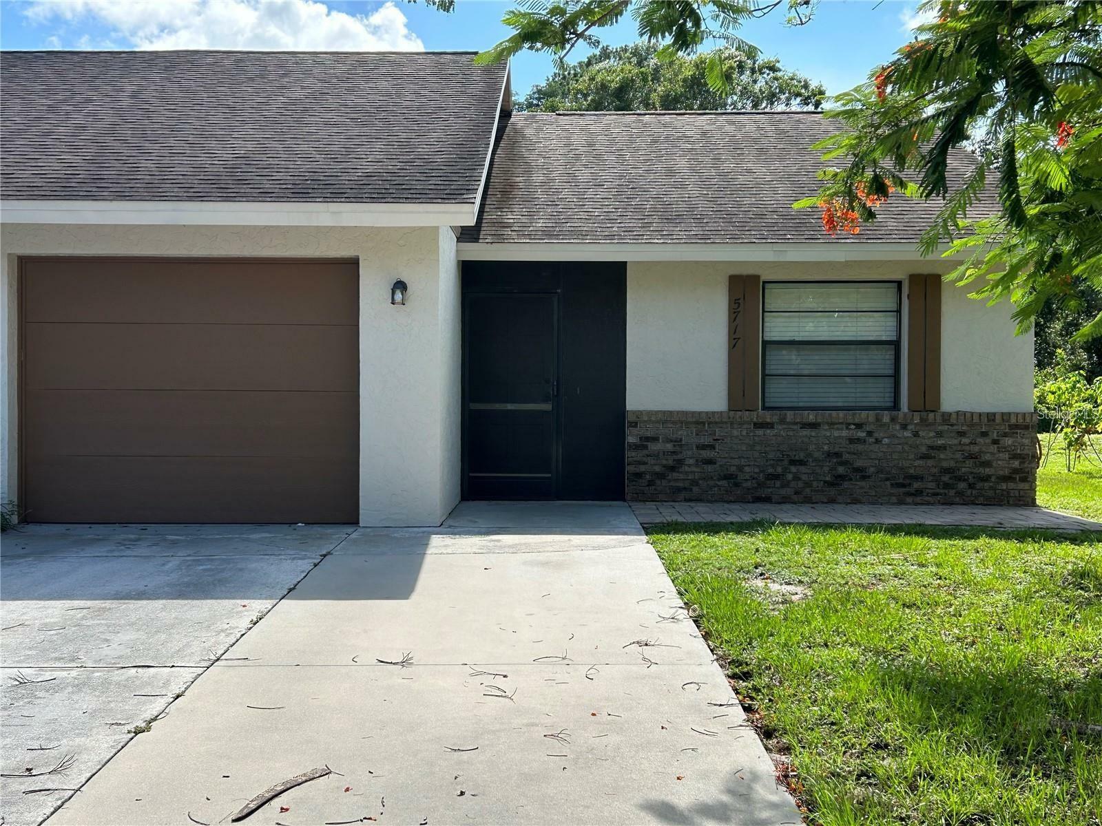 Property Photo: 5717 Deer Hollow Trail FL 34232