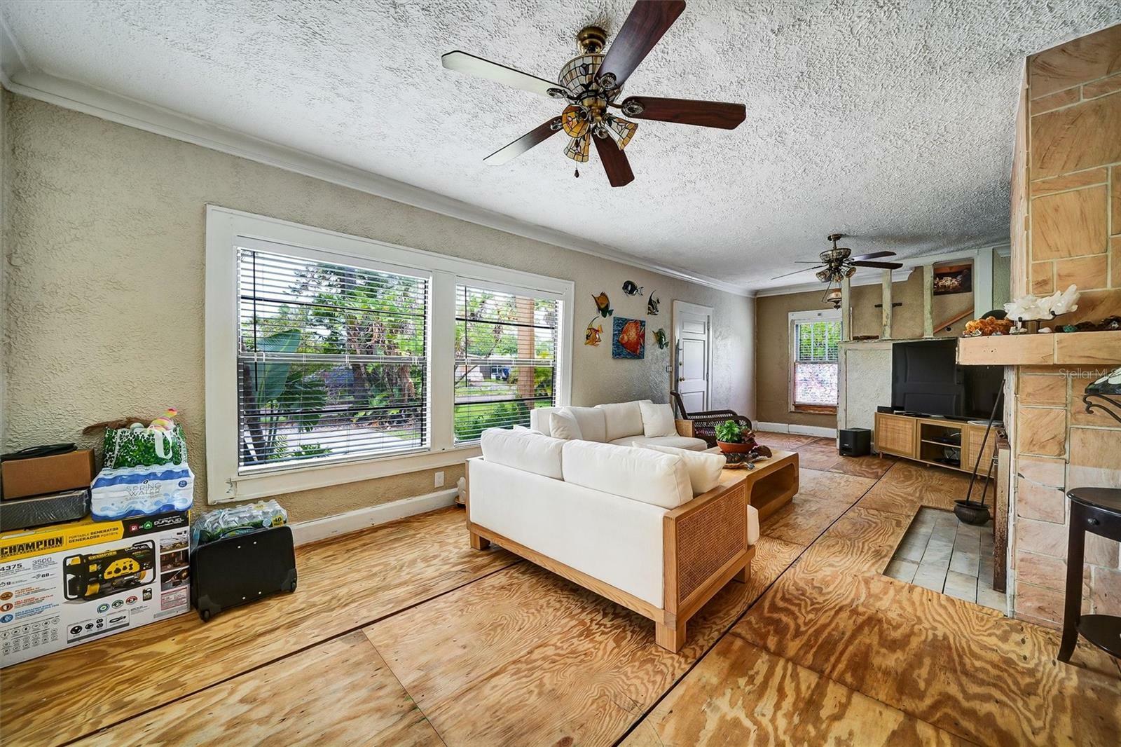 Property Photo: 3919 Huntington Street NE FL 33703