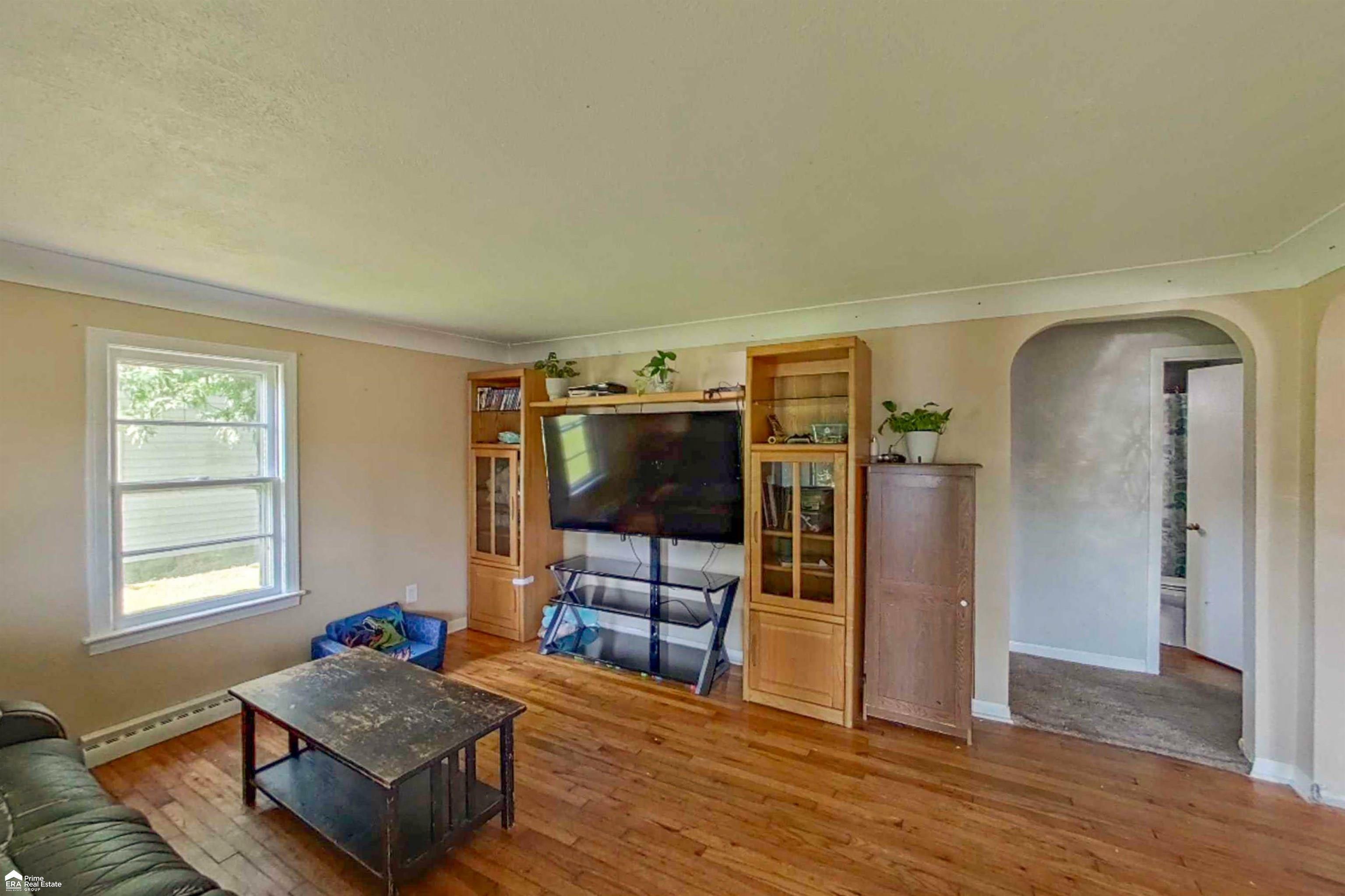 Property Photo: 296 S Saginaw Street MI 48457