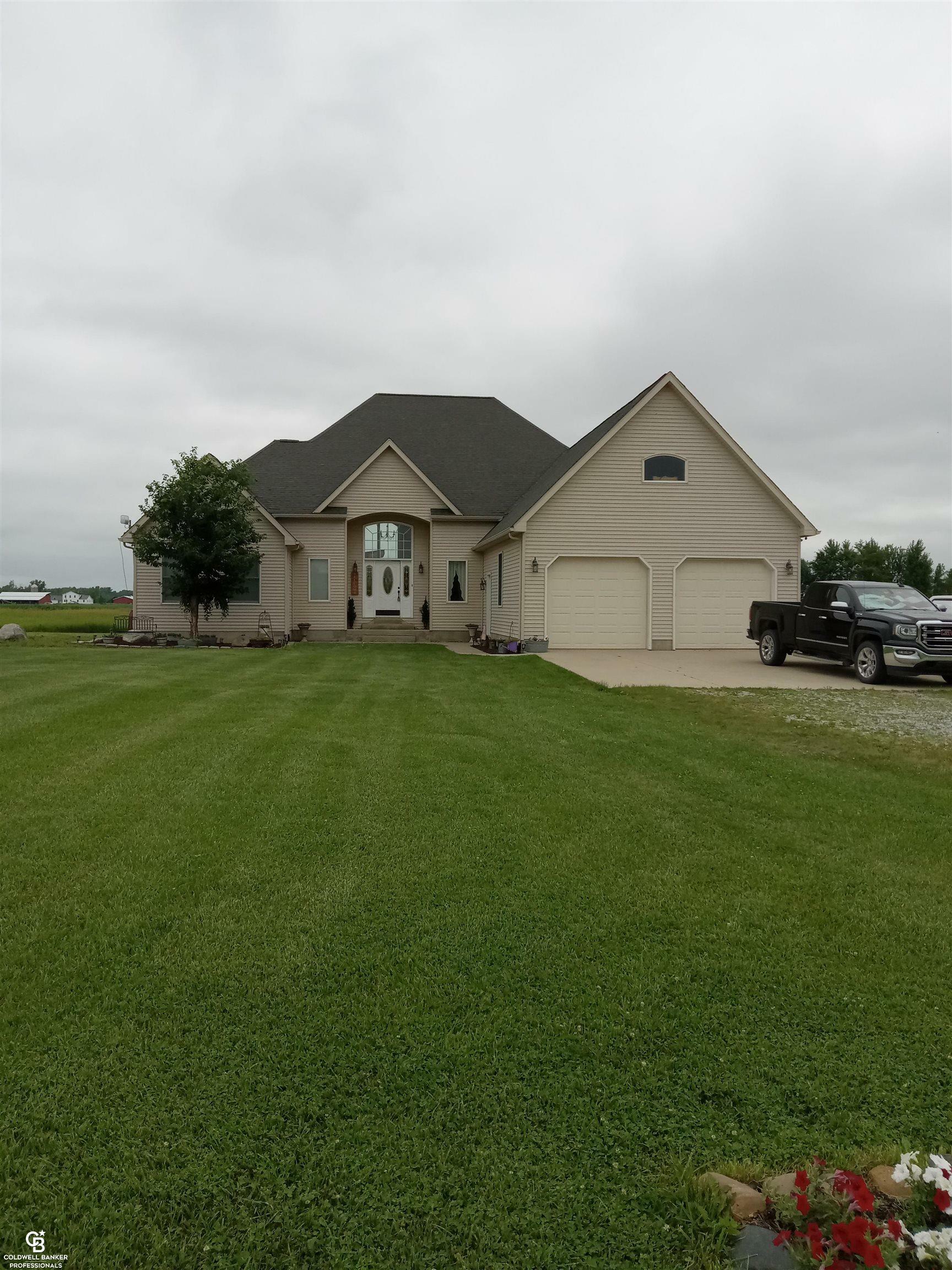 Property Photo: 2798 Harrington Rd Road MI 48416-8947