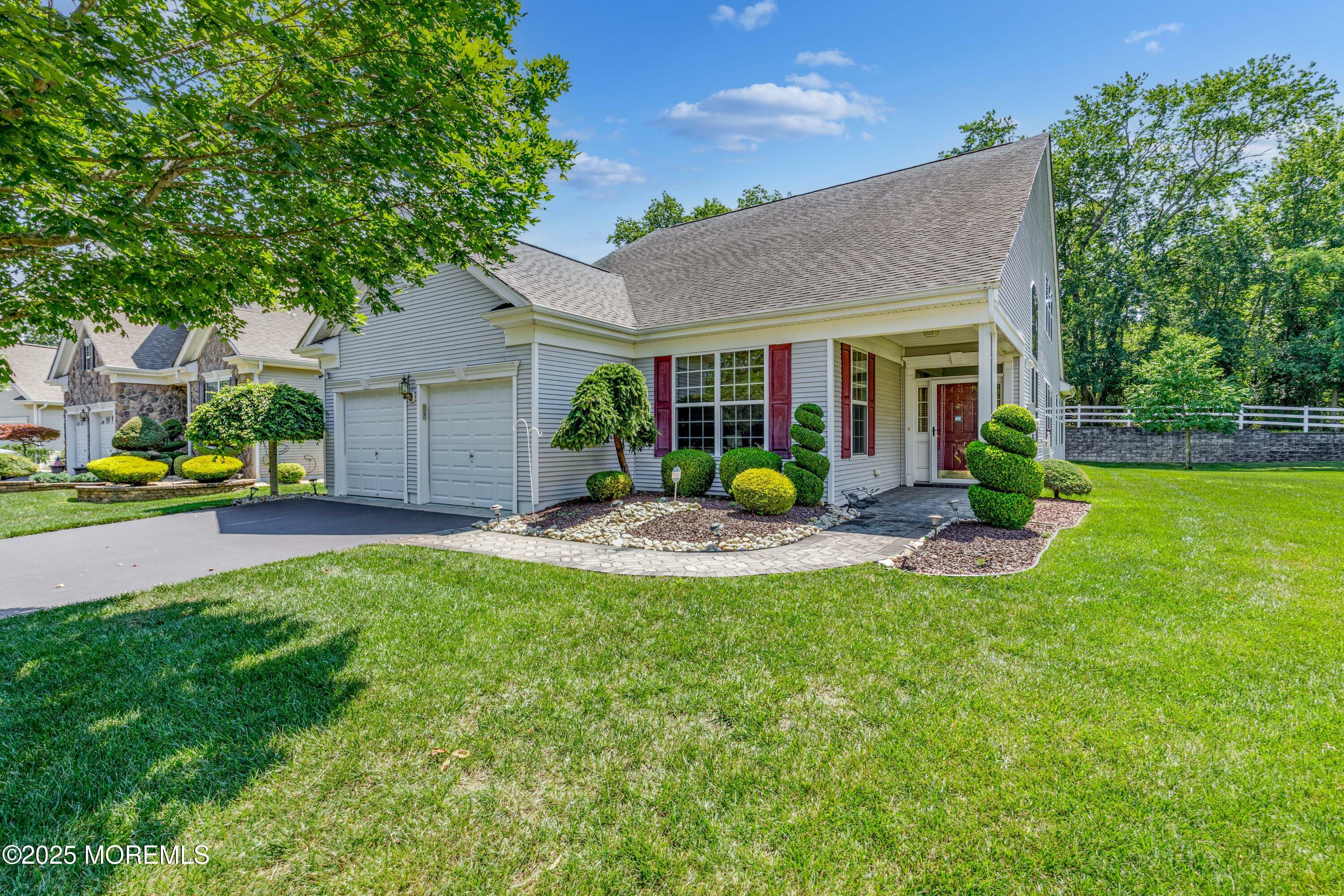 Property Photo: 5 Walpole Way NJ 08527