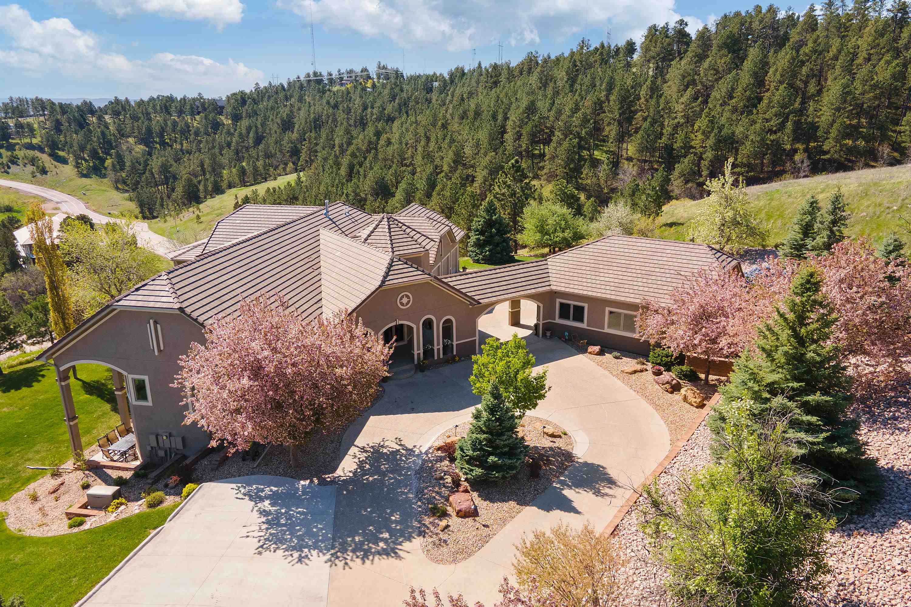 Property Photo:  1607 Pevans Parkway  SD 57701 