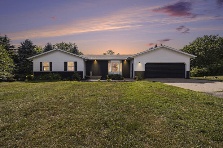 14555 Fruit Ridge Avenue  Kent City MI 49330 photo