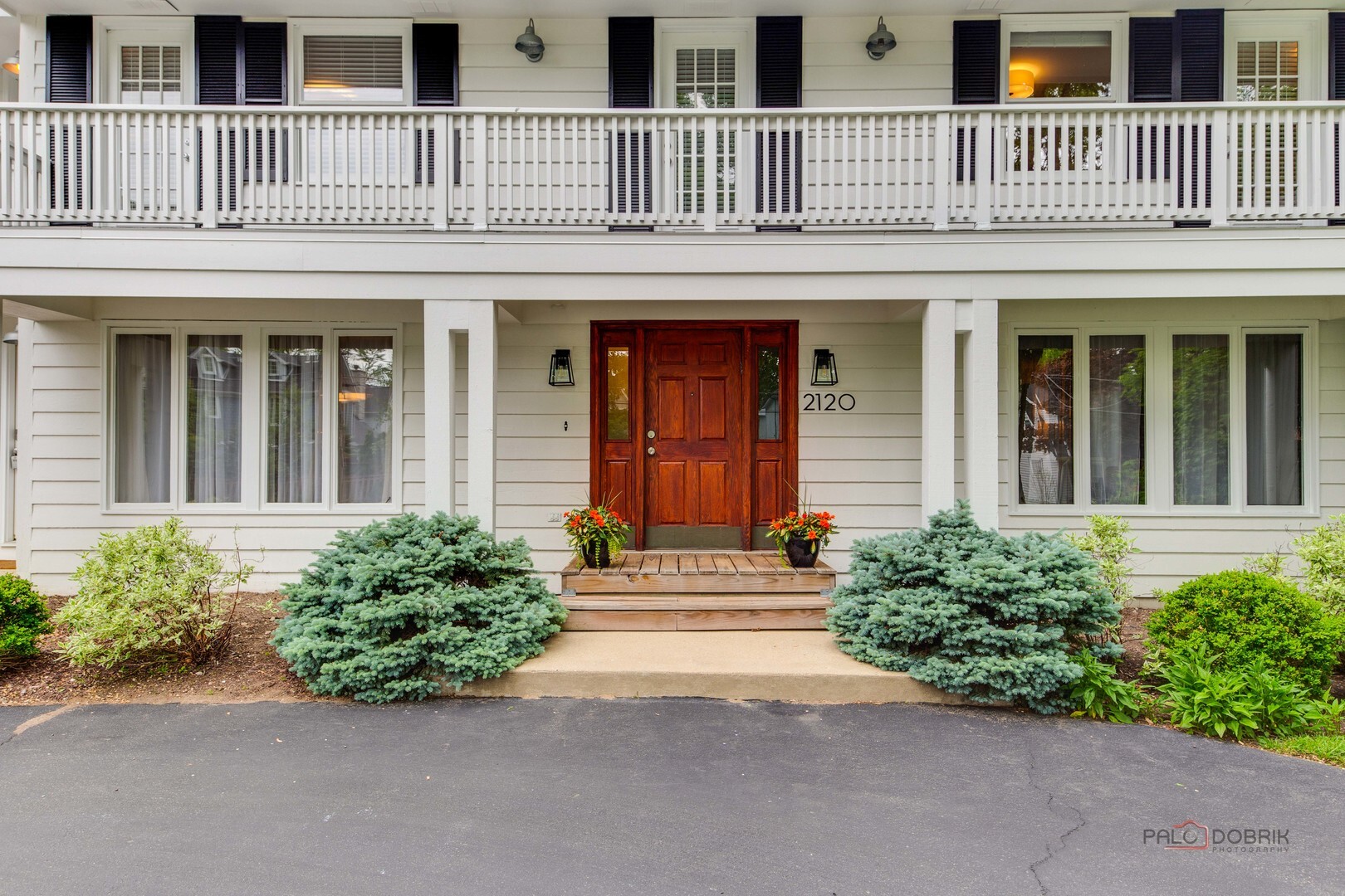 Property Photo: 2120 Wilmette Avenue IL 60091