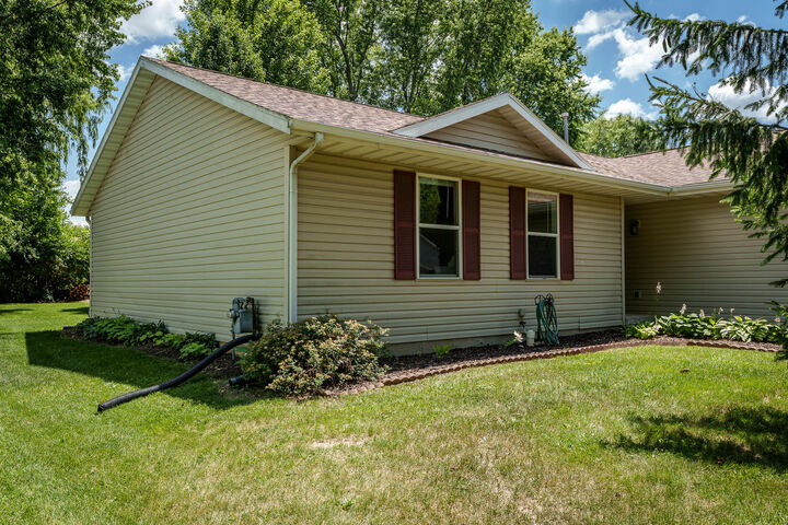 Property Photo: 508 Constitution Drive IL 61065