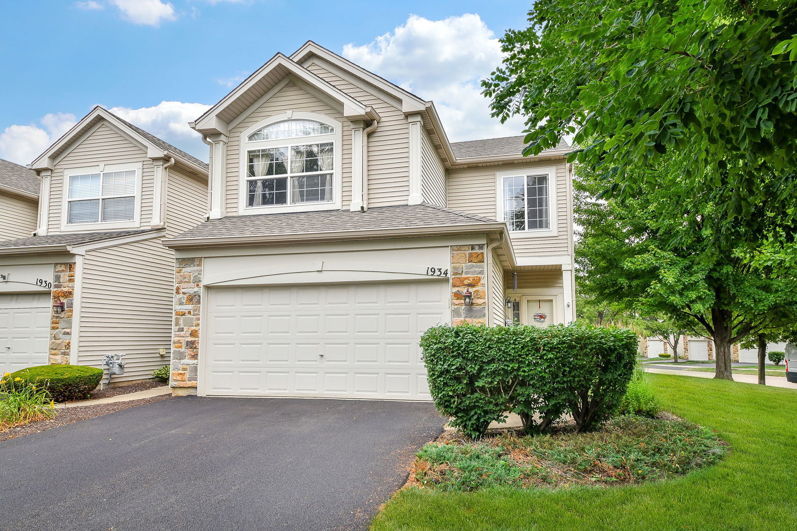 Property Photo:  1934 Stoneheather Avenue  IL 60503 