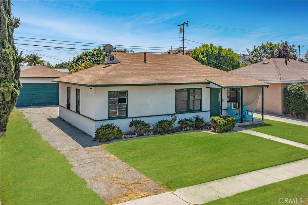 Property Photo: 11216 Arlee Avenue CA 90650