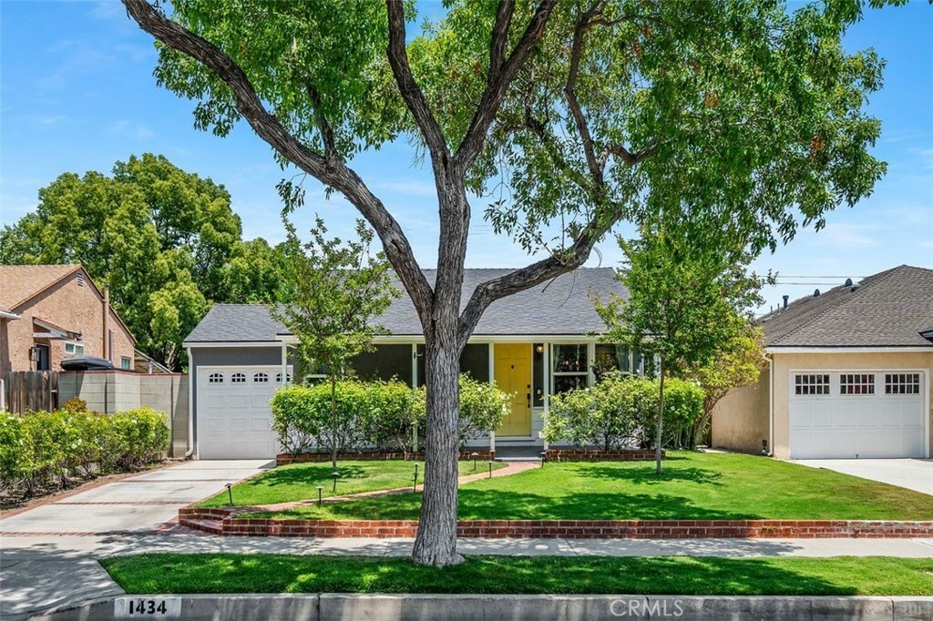 Property Photo: 1434 N Rose Street CA 91505