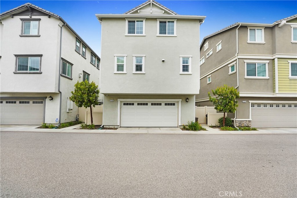 Property Photo:  9126 Foster Lane  CA 91311 