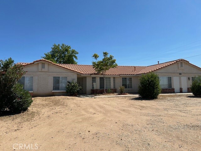7653 Phelan Road  Phelan CA 92371 photo