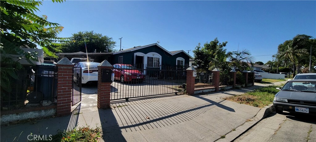 16427 S Harris Avenue  Compton CA 90221 photo