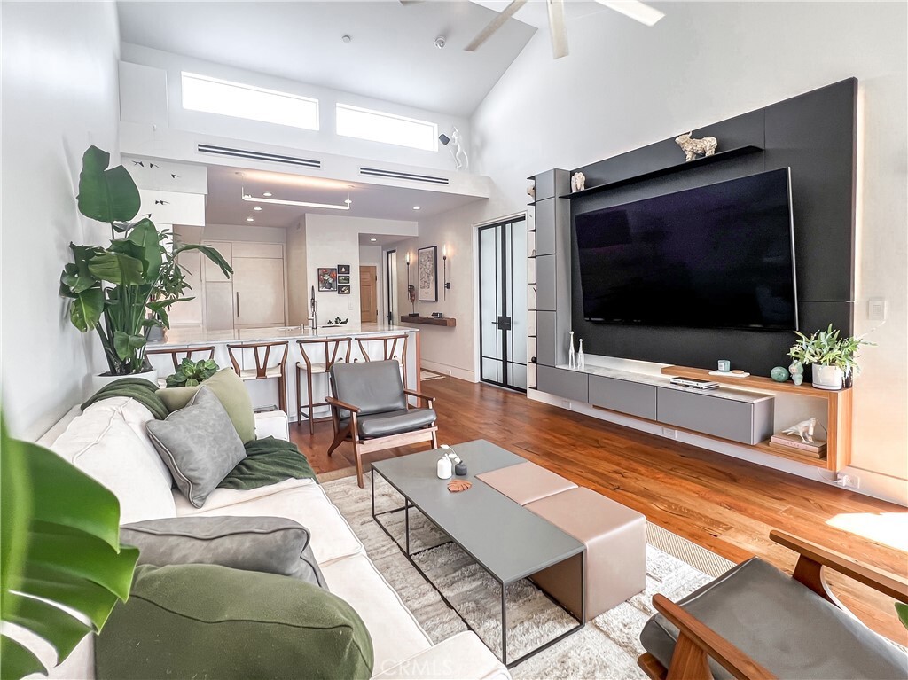 Property Photo: 200 Paris Lane 315 CA 92663