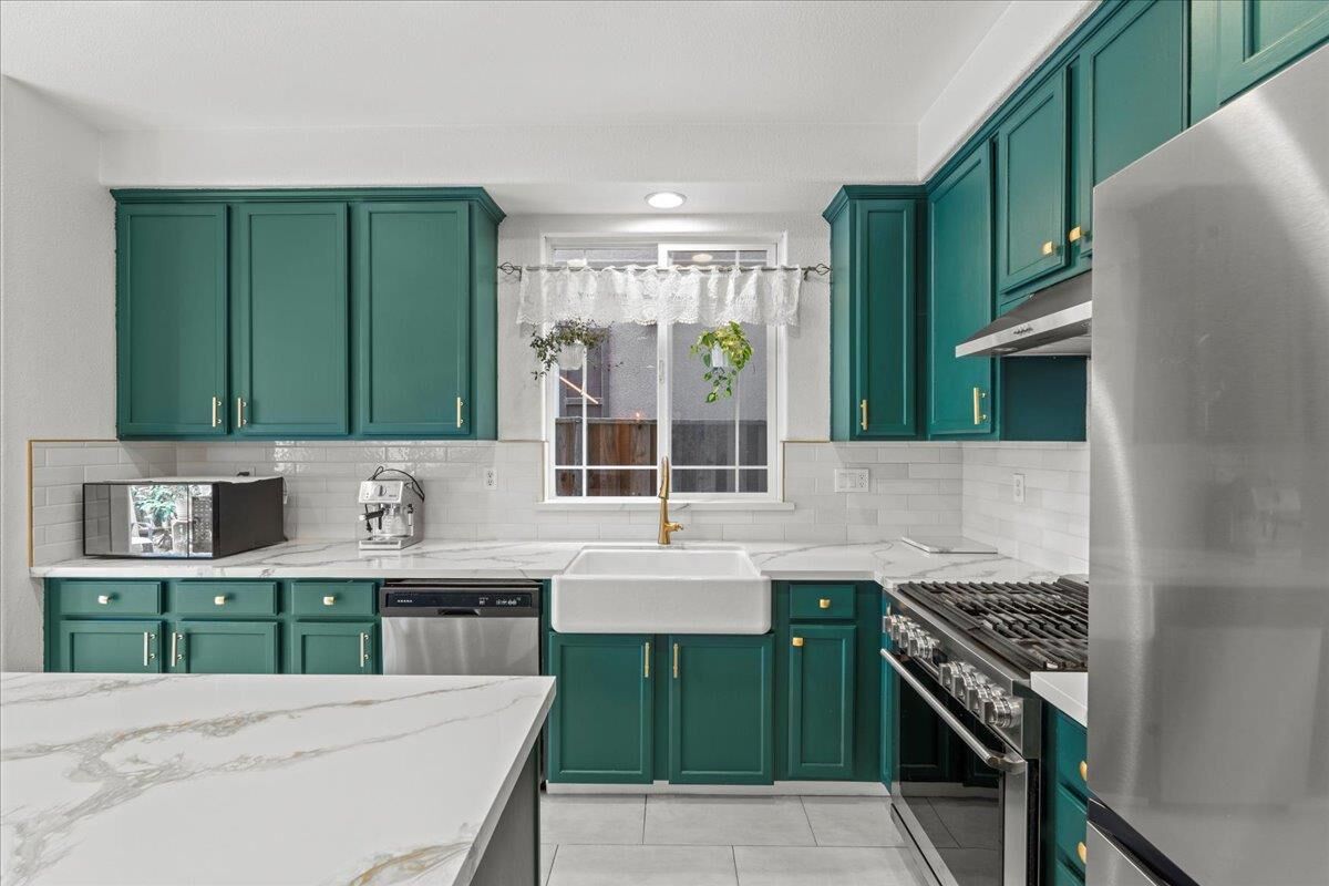 Property Photo:  3019 Sweet Lilac Way  CA 95209 