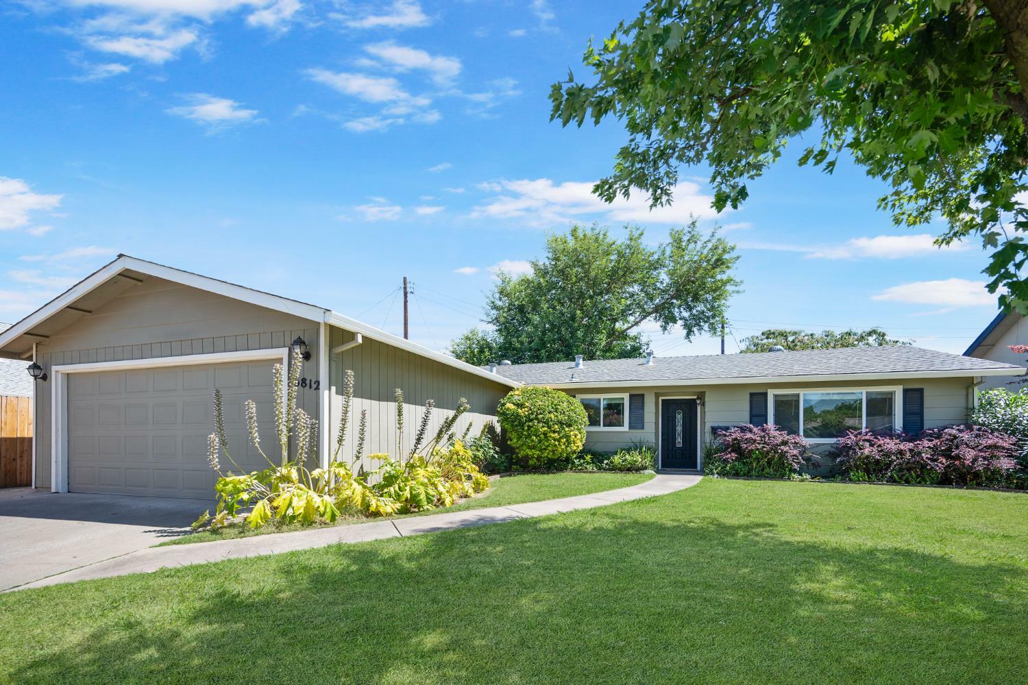 Property Photo: 6812 Brougham Way CA 95621