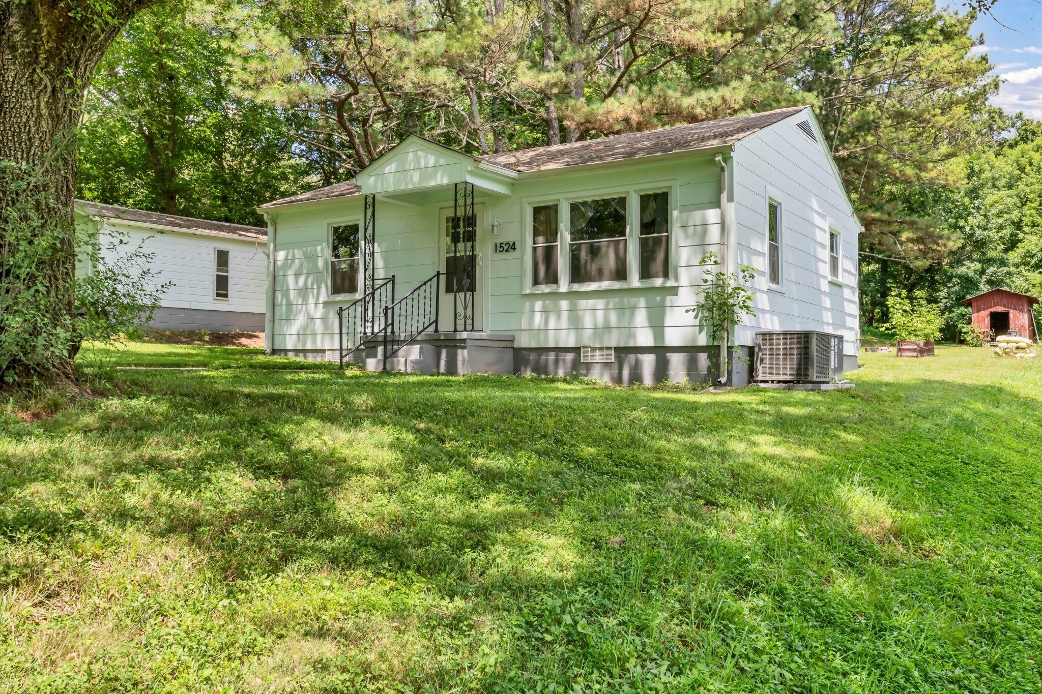 Property Photo:  1524 River Rd  TN 37040 