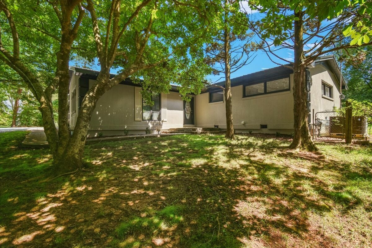 Property Photo: 19 Horseshoe Bend Rd TN 38468