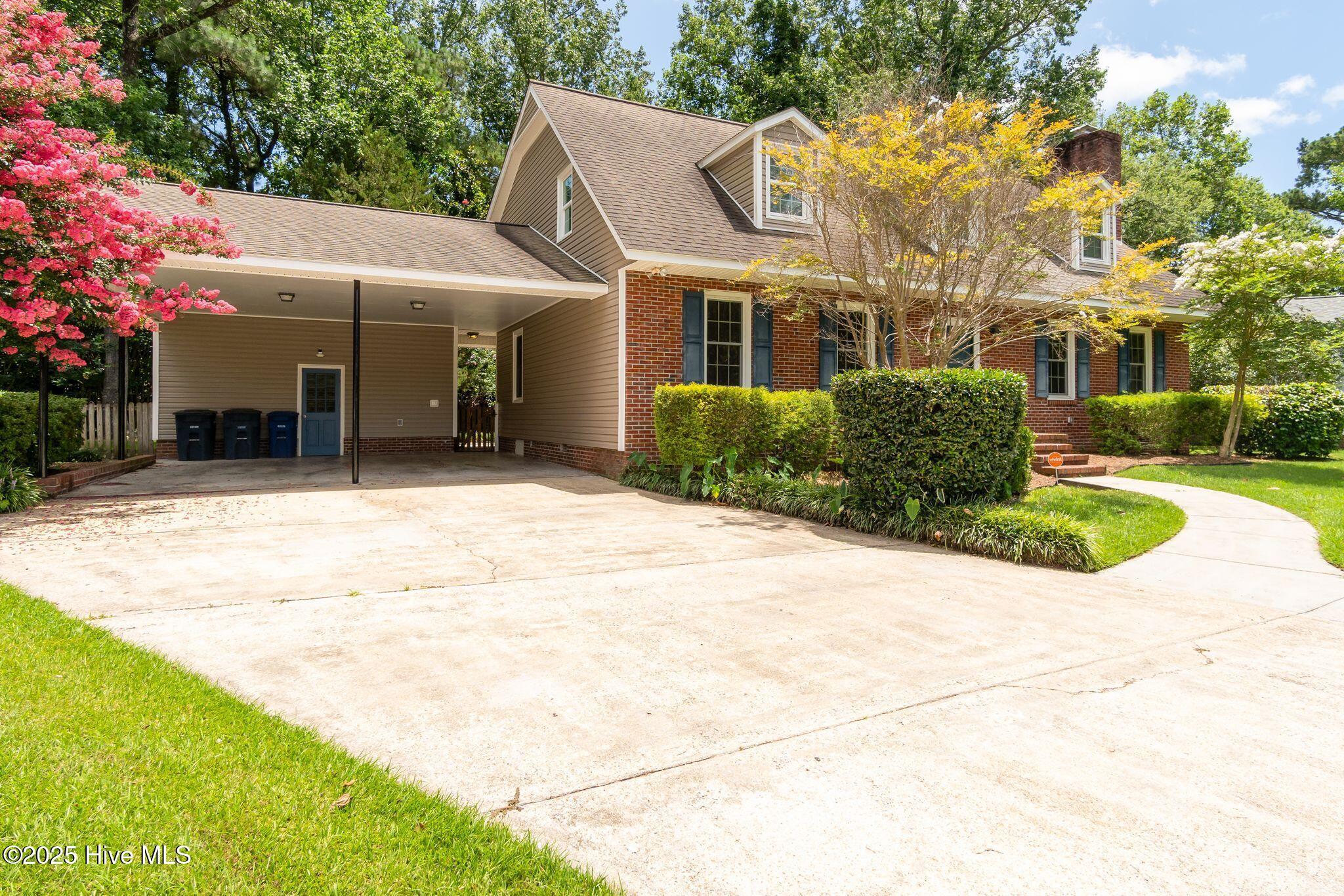 Property Photo: 100 Ramona Avenue NC 28540
