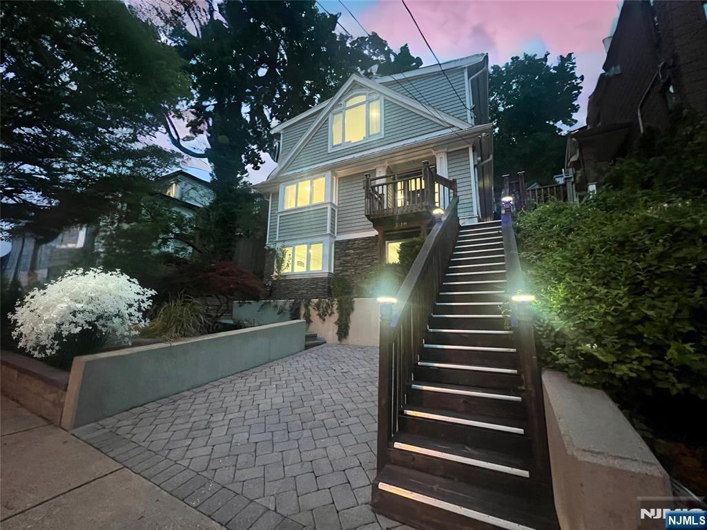 238 Undercliff Avenue  Edgewater NJ 07020 photo