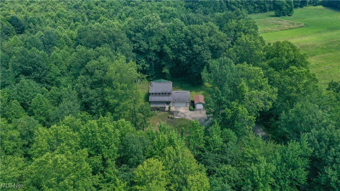 Property Photo: 6952 New Castle Road OH 44436