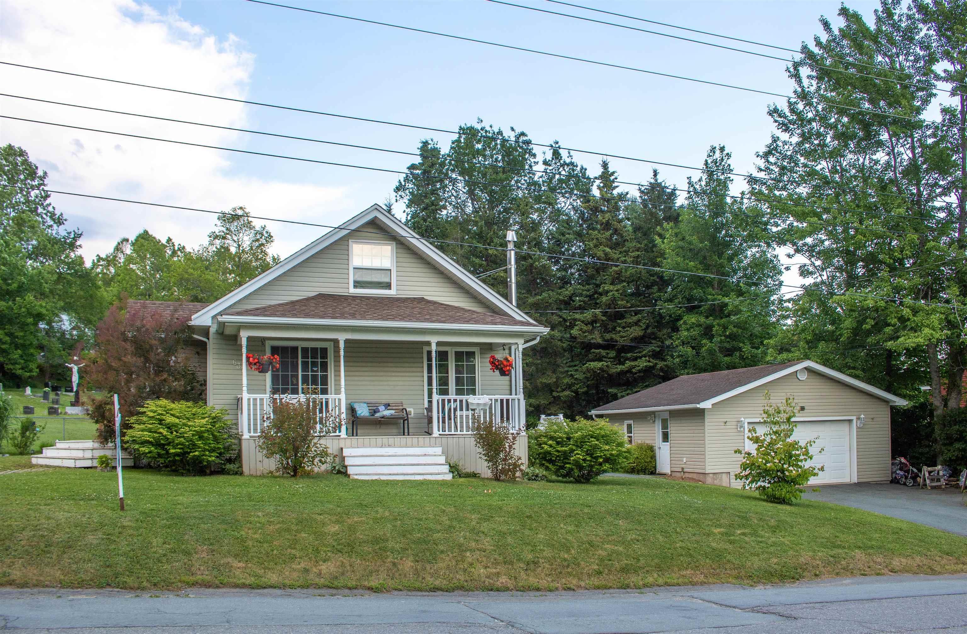 Property Photo:  637 Wiley Avenue  NS B0N 2T0 