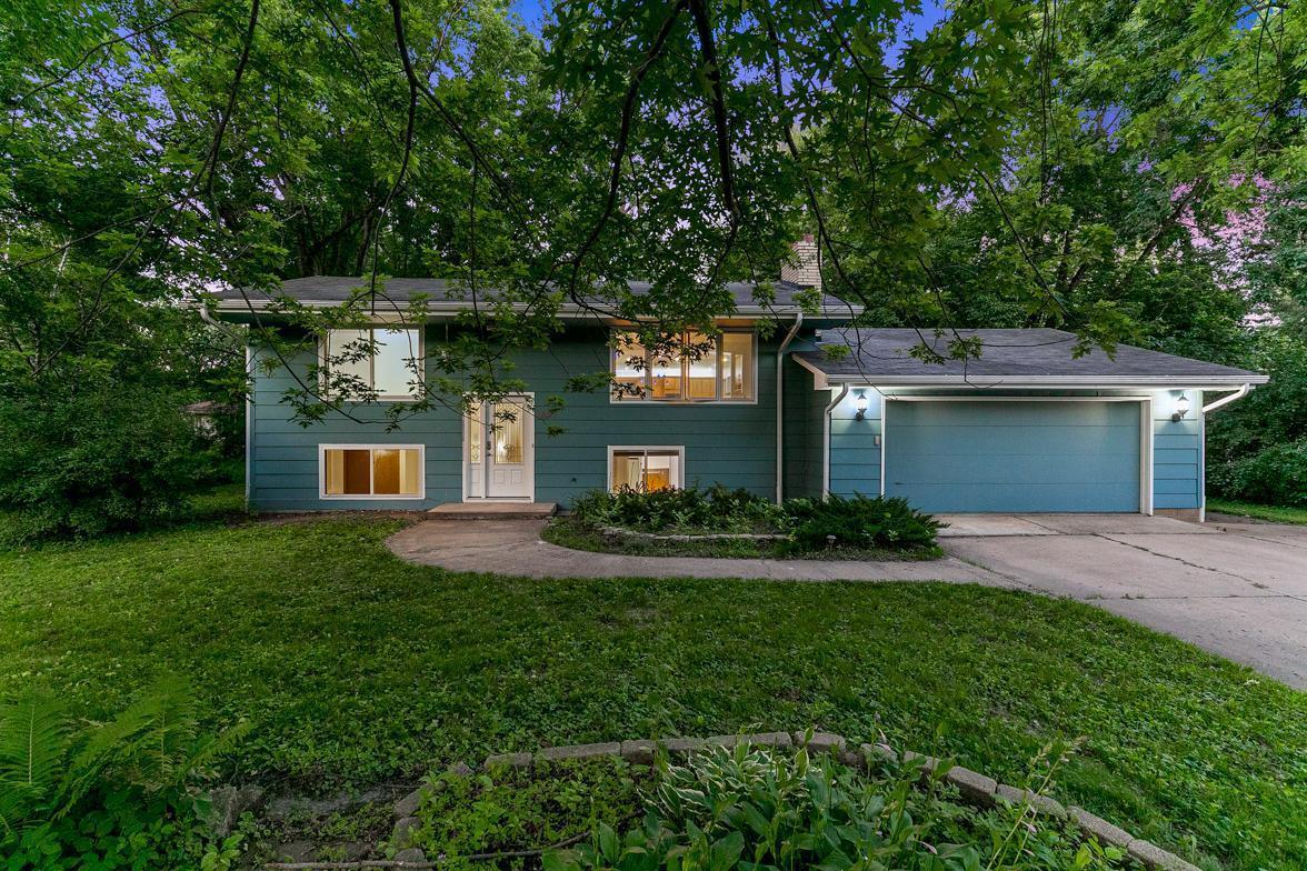 801 Corens Drive  Minnetonka MN 55305 photo