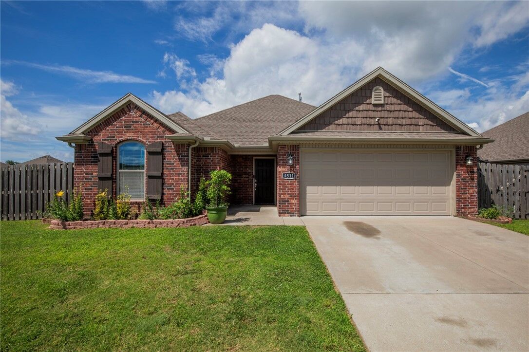 Property Photo:  4511 W Wales Drive  AR 72704 
