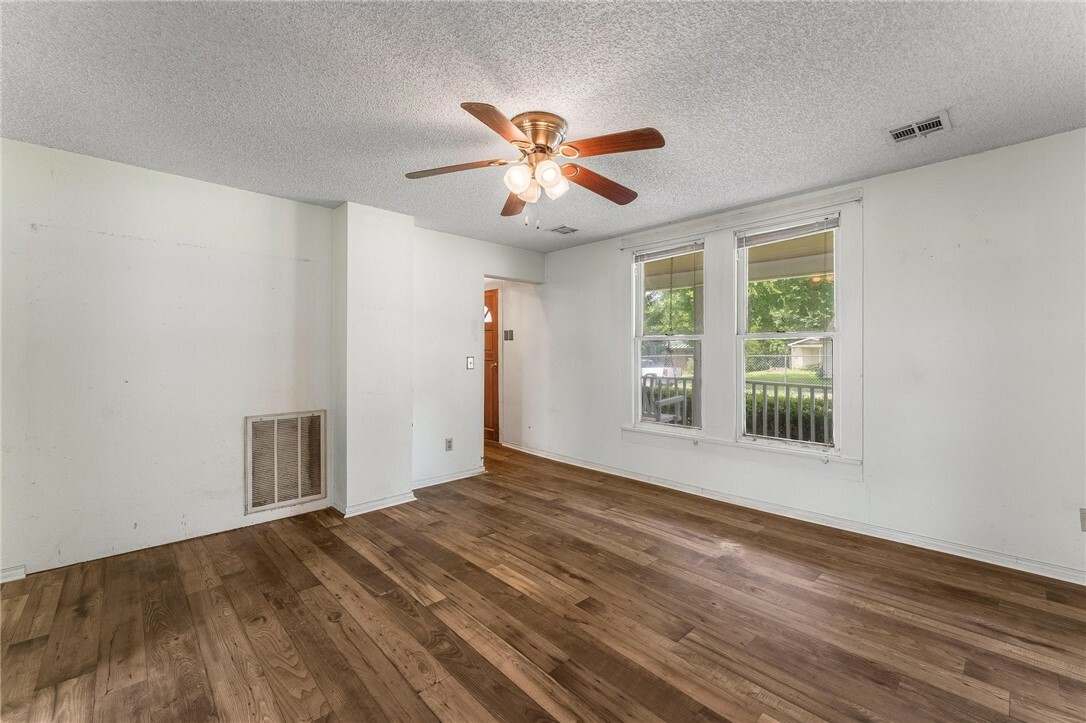 Property Photo: 419 Cleveland Street AR 72753