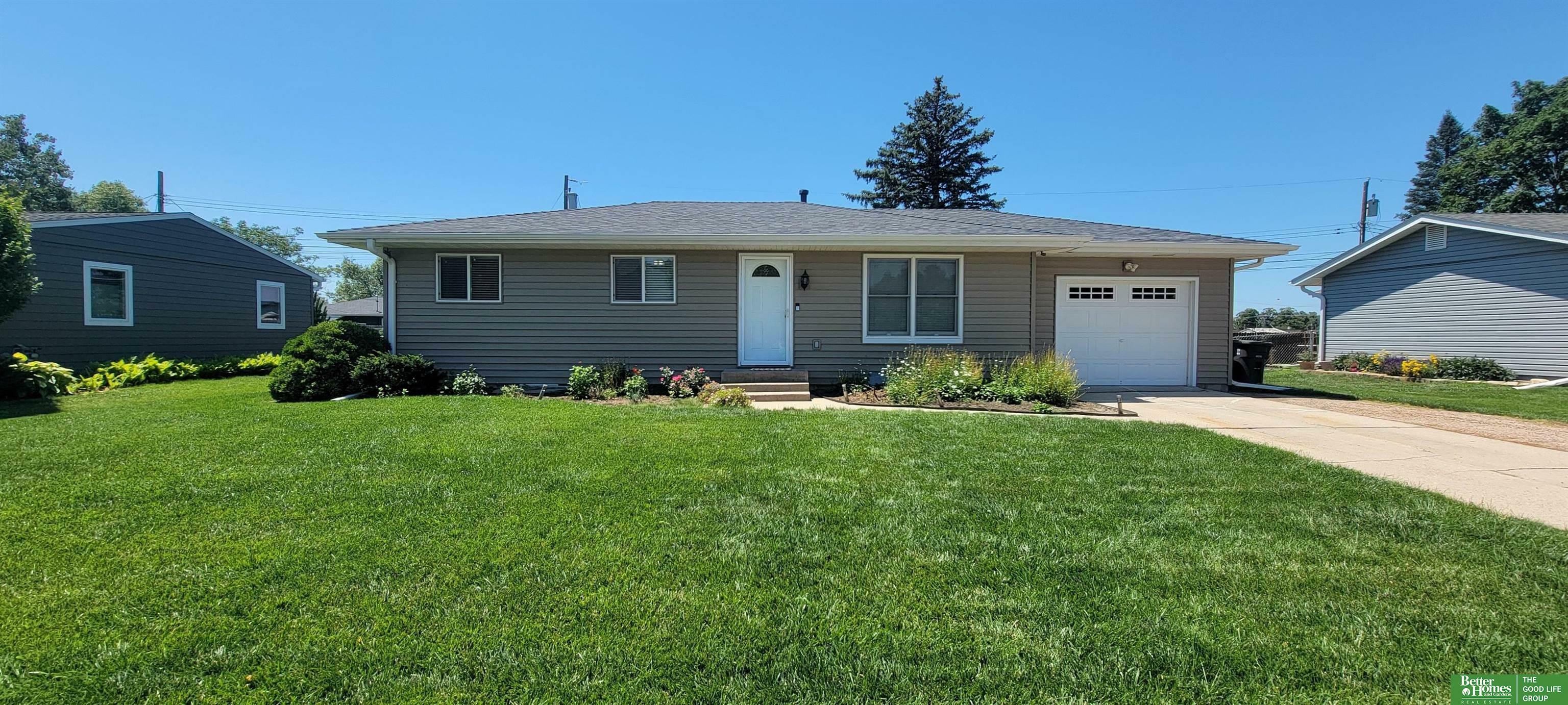 Property Photo: 2117 N Nebraska Avenue NE 68467