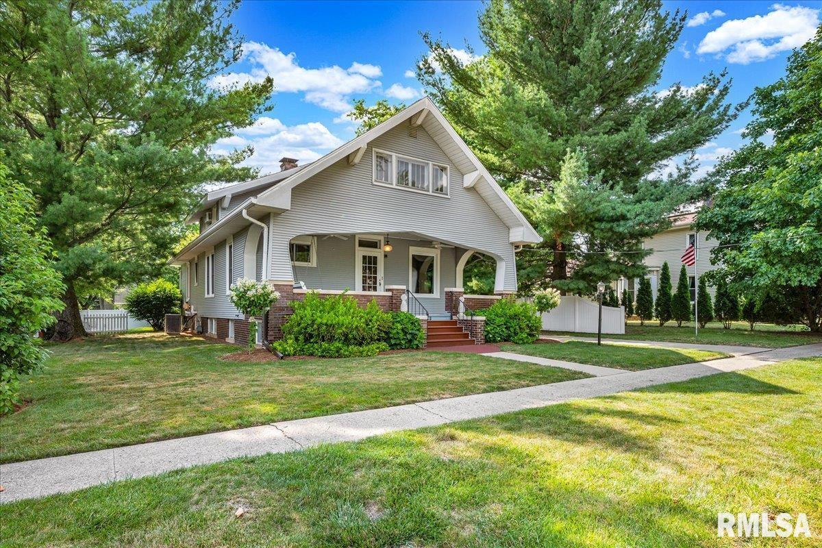 Property Photo:  213 S Hanover Street  IL 61548 