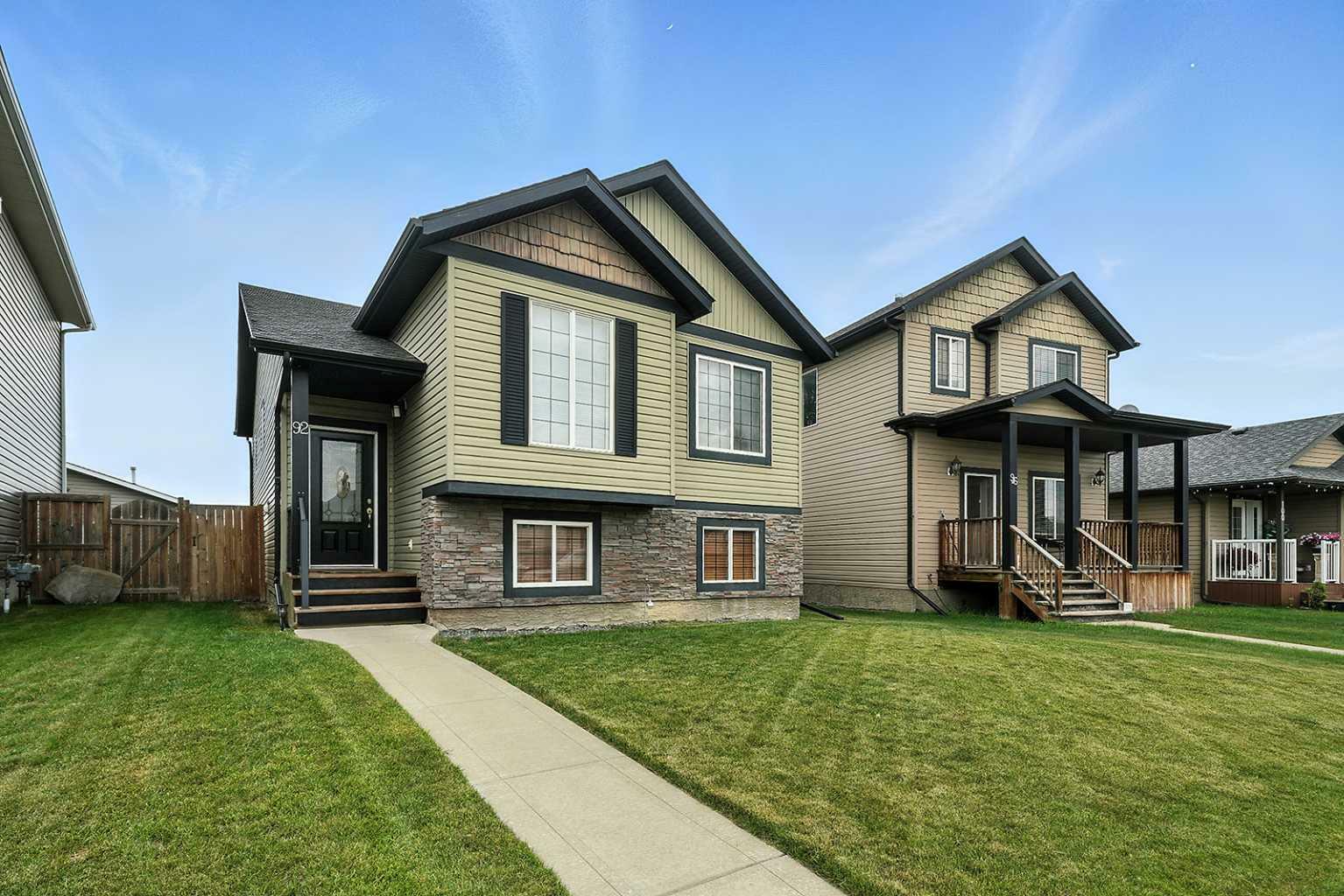 Property Photo: 92 Oswald Close AB T4P 0C2
