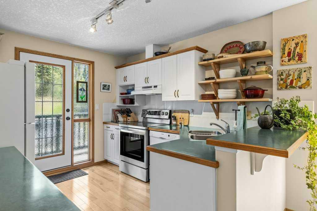 Property Photo: 200 Benchlands Terrace 1 AB T1W 1G1