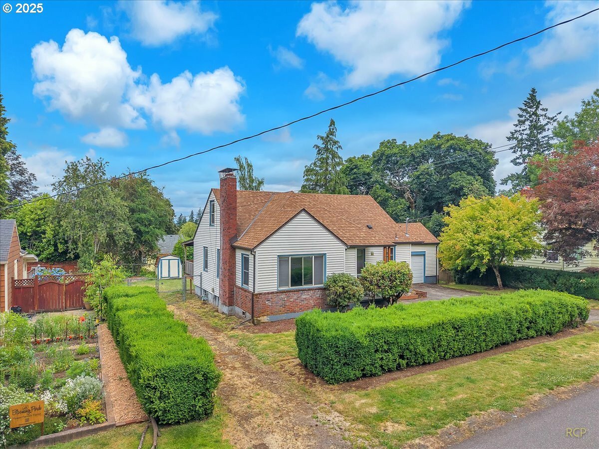 Property Photo: 9907 SW 55th Ave OR 97219